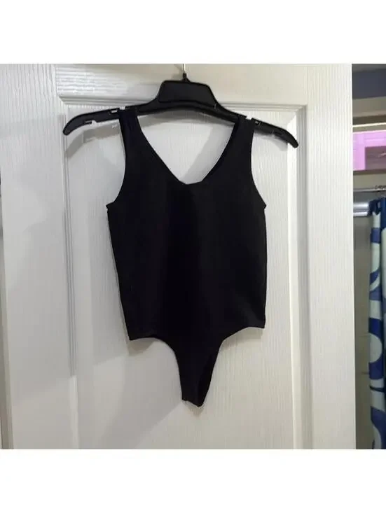 Yelete Black Bodysuit with Deep V-neck and High-cut Legs - Picture 4 of 4